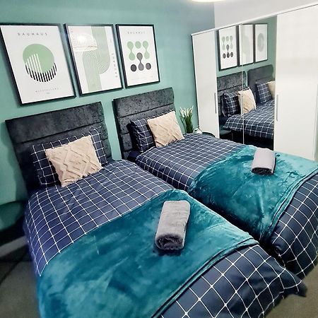 Bright 3Br Walking Distance To Town - Free Parking Apartamento Glasgow Exterior foto