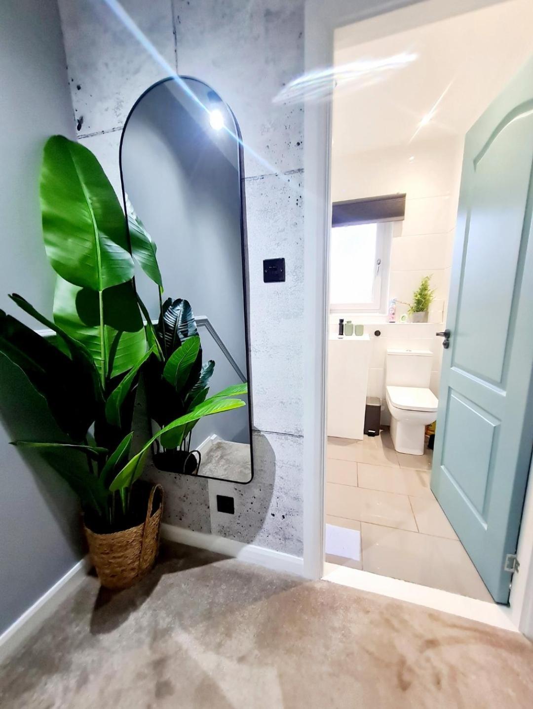 Bright 3Br Walking Distance To Town - Free Parking Apartamento Glasgow Exterior foto